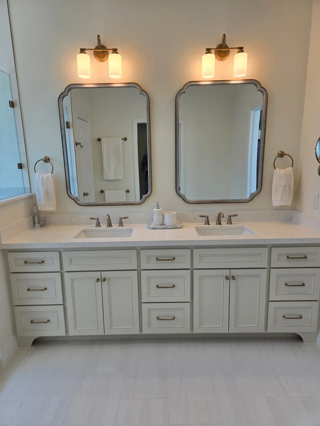 Vanities, Tile & Fixtures
